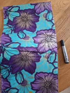 Fleurs violettes et dorées